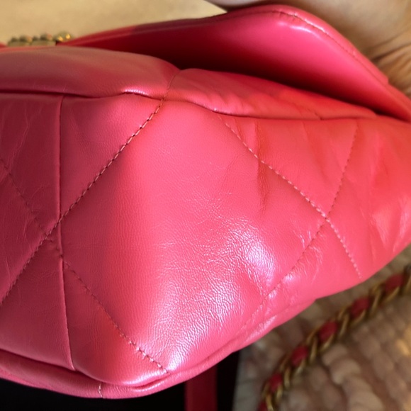 AUTHENTIC CHANEL 19, Large - Dark Rose - Picture 7 of 17